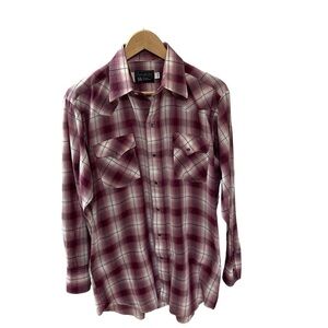 Panhandle Slim Men’s Western wear shirt, Size Medium Pearl Snap 16-33 purple.